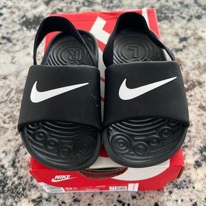 Nike Kawa black and white slide toddler size 8